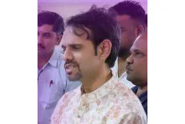 आदर्श शिक्षक ठरला ‘कमिशन एजंट’ Adarsh teacher became a 'commission agent'