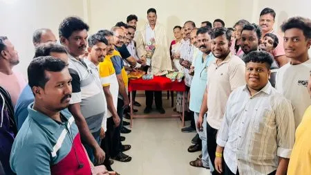 शिवसेना जिल्हाप्रमुख दत्ता सामंत यांचा आचरा येथे सन्मान