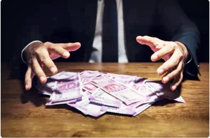 160 people were cheated of two crores by luring them to pay extra interest