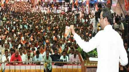 मंत्री दीपक केसरकर अदानींचे दलाल !