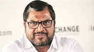 यंदाची पहिली उचल, गतहंगामातील हप्त्याबाबत बैठक घ्या First pick up of the year, hold a meeting regarding the installments from the previous season