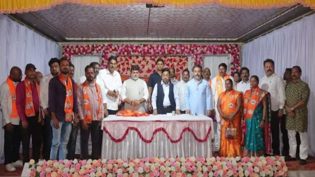 राठीवडे येथील उबाठा कार्यकर्त्यांचा शिवसेनेत प्रवेश