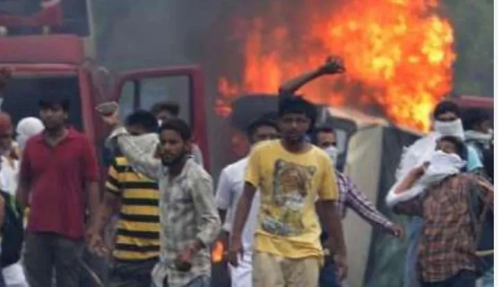 Terrorists set fire to 6 houses in Manipur again