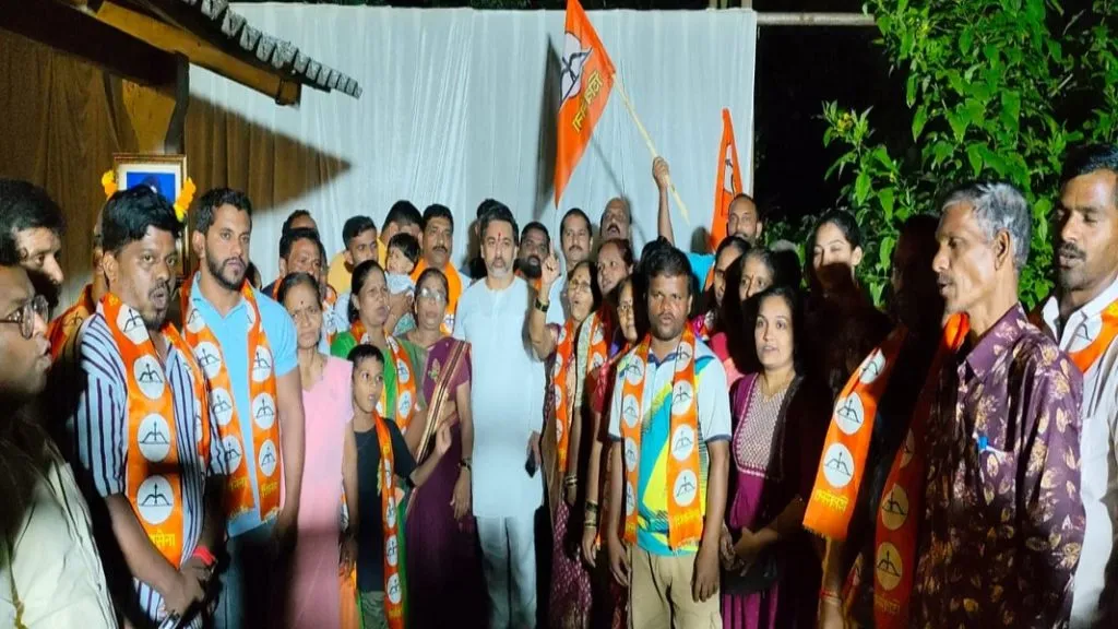 कुडाळ – कविलकाटे येथील उबाठाच्या कार्यकर्त्यांचा शिंदे शिवसेनेत प्रवेश