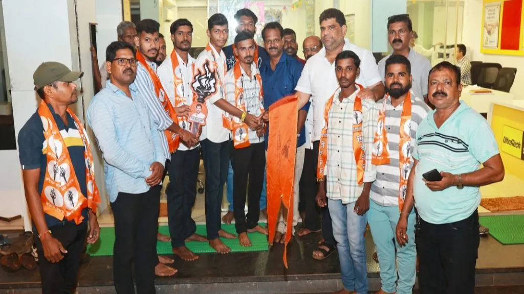 श्रावणमध्ये भाजपला धक्का; कट्टर राणे समर्थक ठाकरे सेनेत