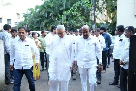 कोल्हापूर उत्तरमध्ये राजेश लाटकरांनी काँग्रेसचं टेन्शन आणखी वाढवलं ! Rajesh Latkar further increased Congress tension in Kolhapur North!