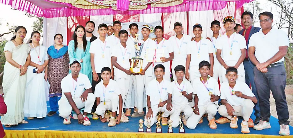 ठळकवाडी स्कूलकडे फिनिक्स चषक Thalakwadi School wins Phoenix Cup