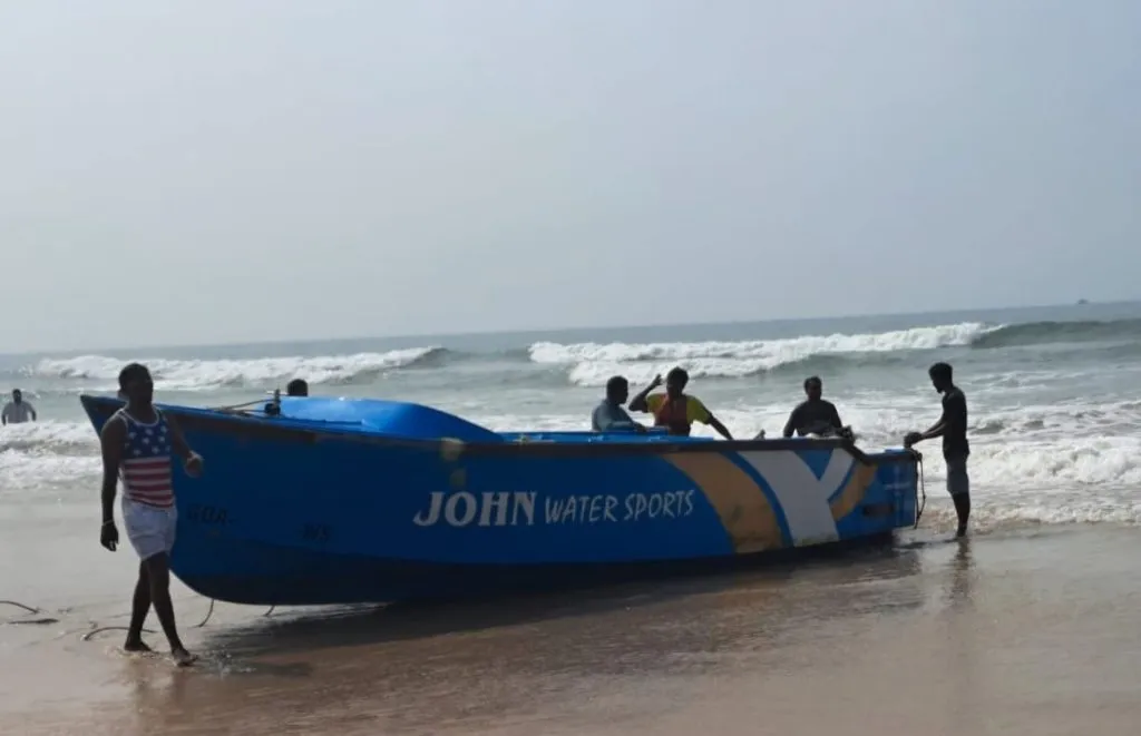 25 tourists drowned in the boat trip