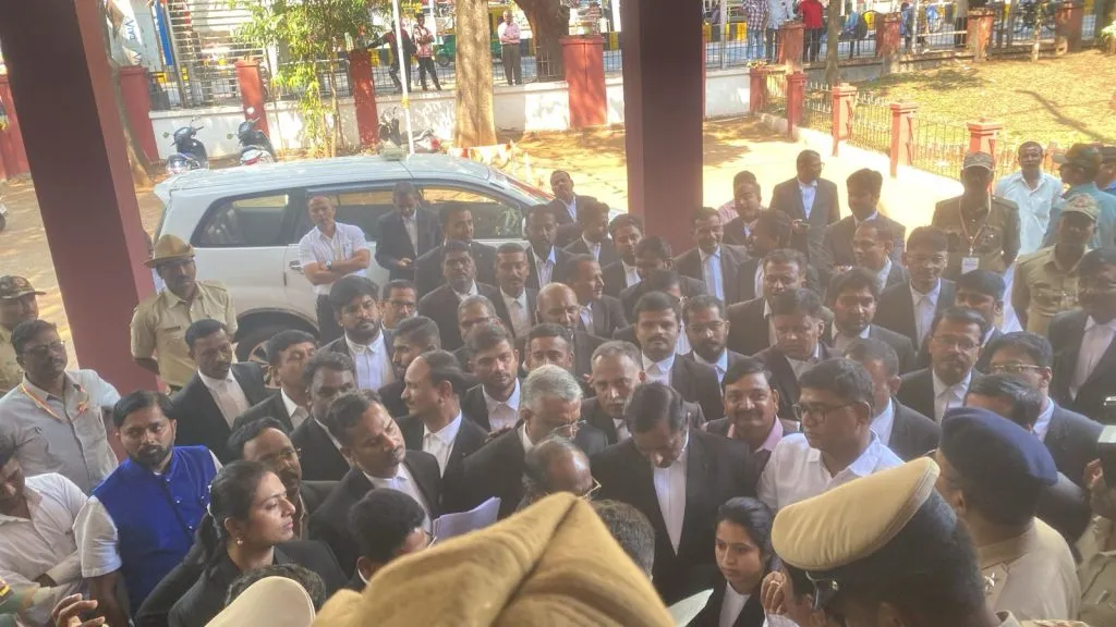 Lawyers' protest against ADGP Hitendra