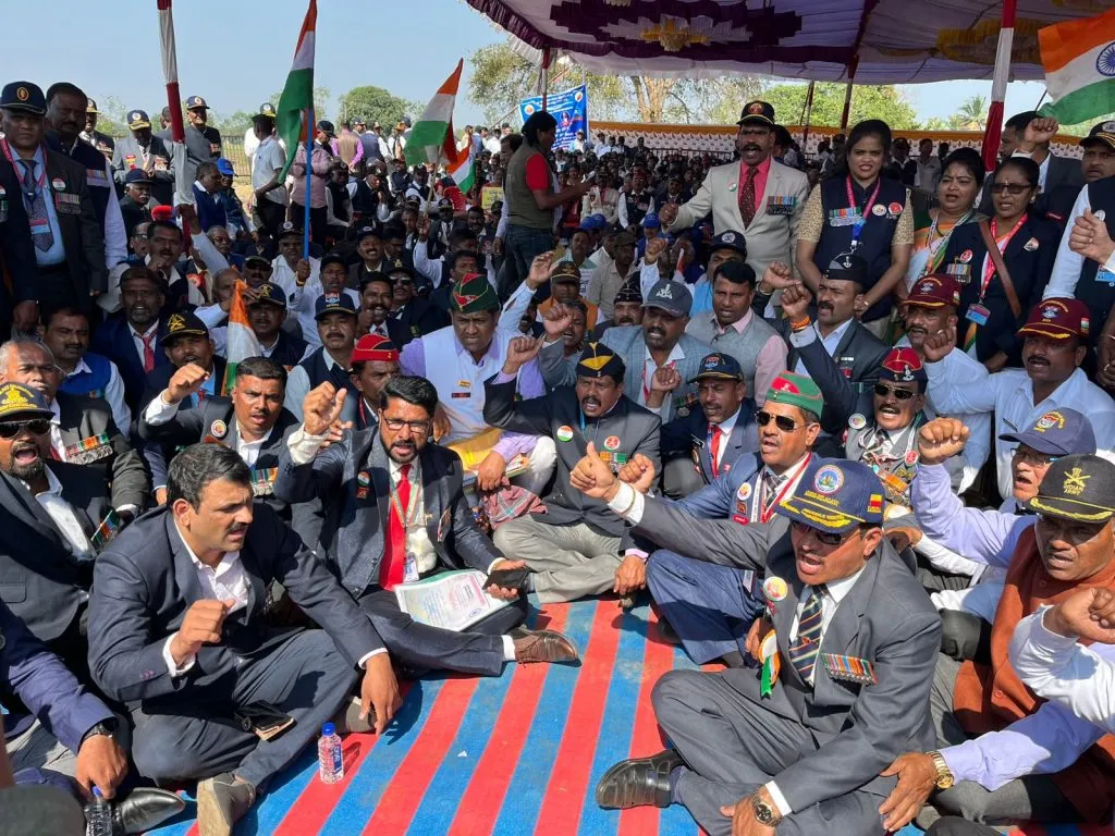 Provide reservation in government jobs to ex-servicemen