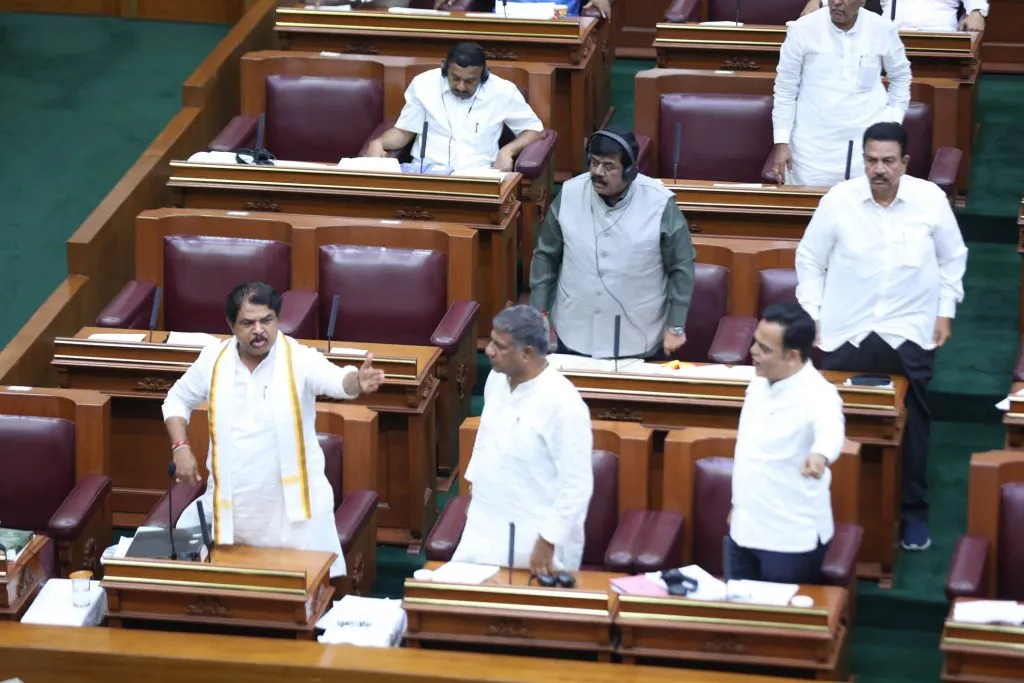 Stop the chaos in the Waqf Court immediately.