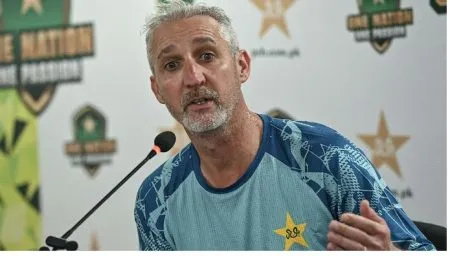 Gillespie resigns as coach