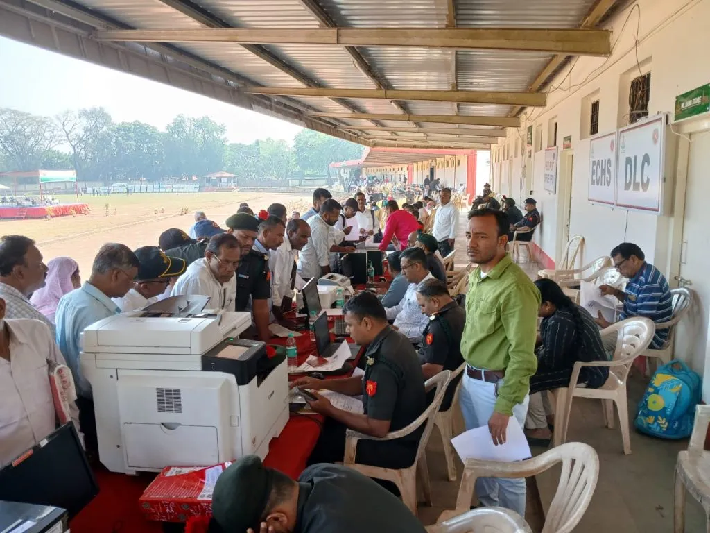 Spontaneous response to ex-servicemen's gathering