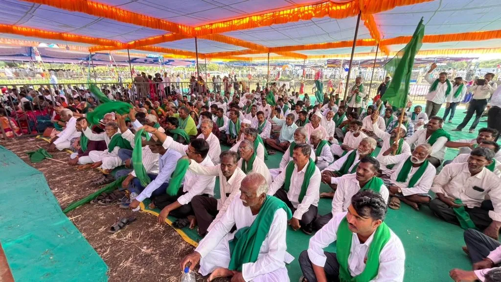 Ballari drain should be cleaned.