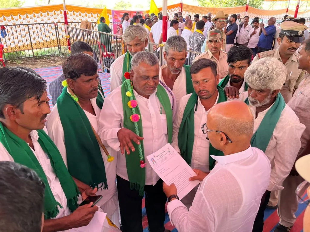 नुकसानग्रस्त शेतकऱ्यांना तात्काळ भरपाई द्या Provide immediate compensation to affected farmers