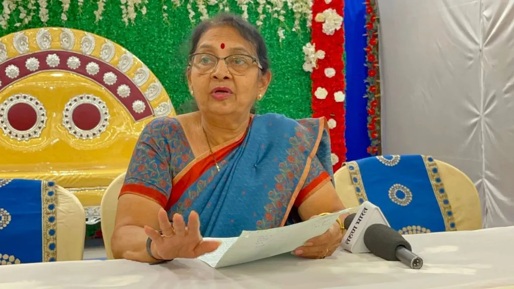 Nina Kakatkar's distrust of directors