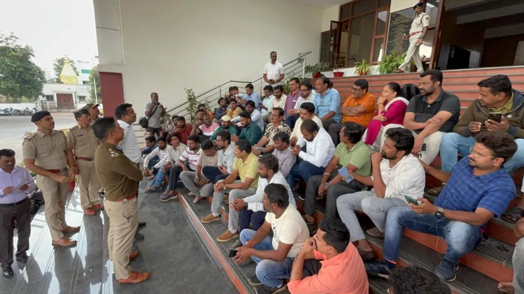 Detention in protest against the beating of journalists