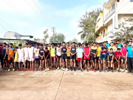 आयकॉनिक क्लबतर्फे मॅरेथॉन स्पर्धा उत्साहात