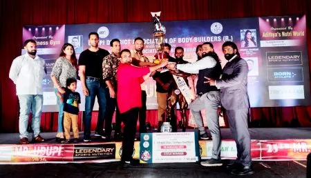 उडुपीचा धीरजकुमार मि.कर्नाटकाचा मानकरी Dheeraj Kumar from Udupi wins Mr. Karnataka award