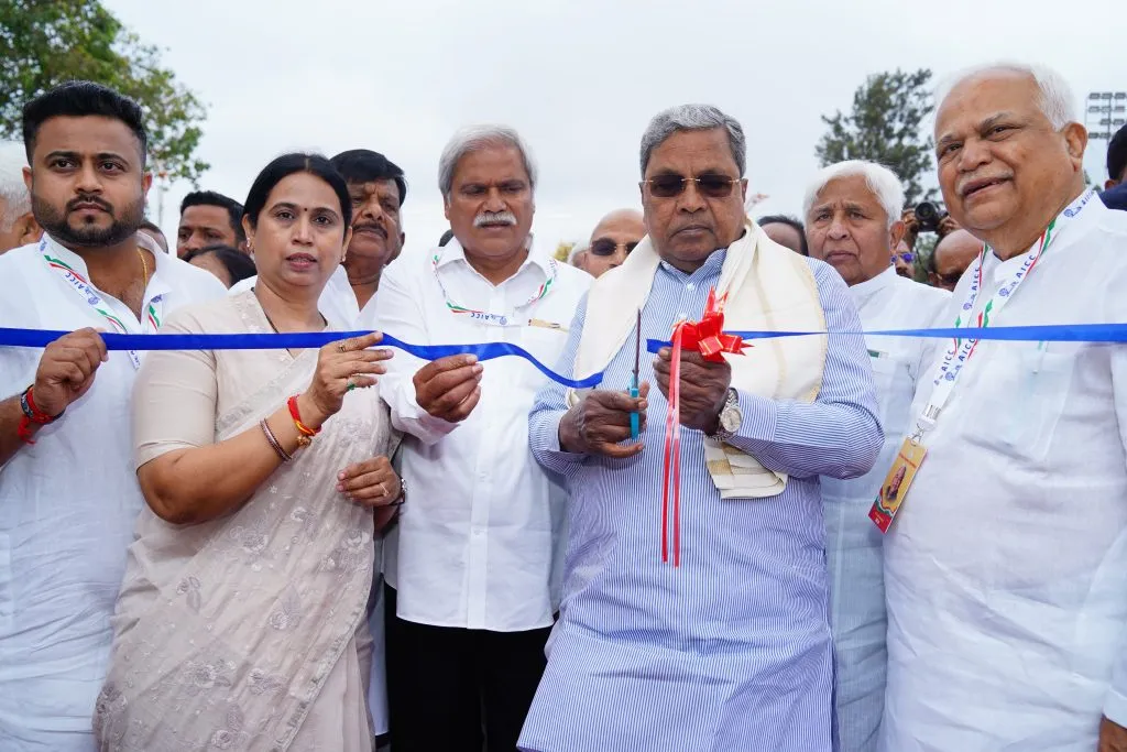 वस्तू प्रदर्शन-विक्री मेळाव्याचे थाटात उद्घाटन