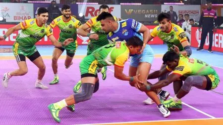 पाटणा पायरेट्सच्या विजयात देवांक दलालची चमक Devank Dalal shines in Patna Pirates win