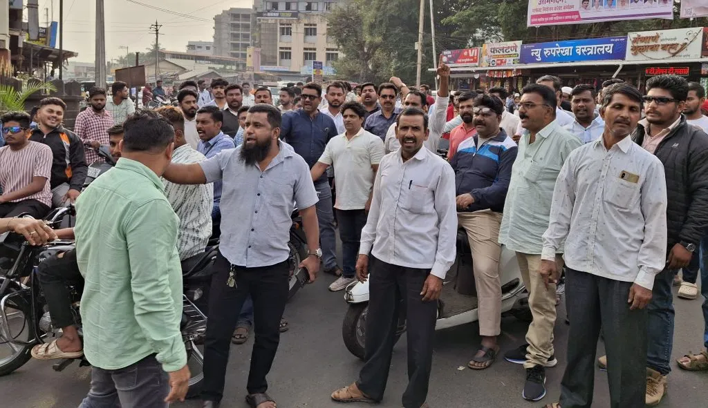 Gadhinglaj closed today for justice for the victim girl