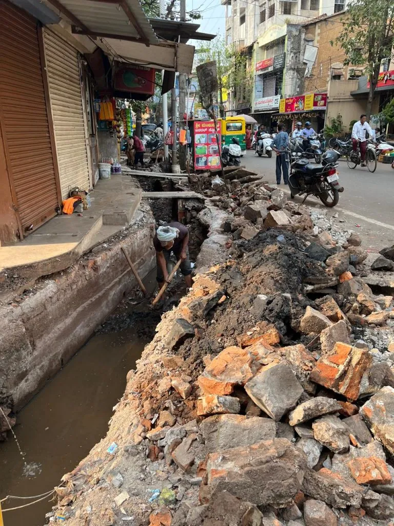 Digging for a new drain at Shaniwar Khoot