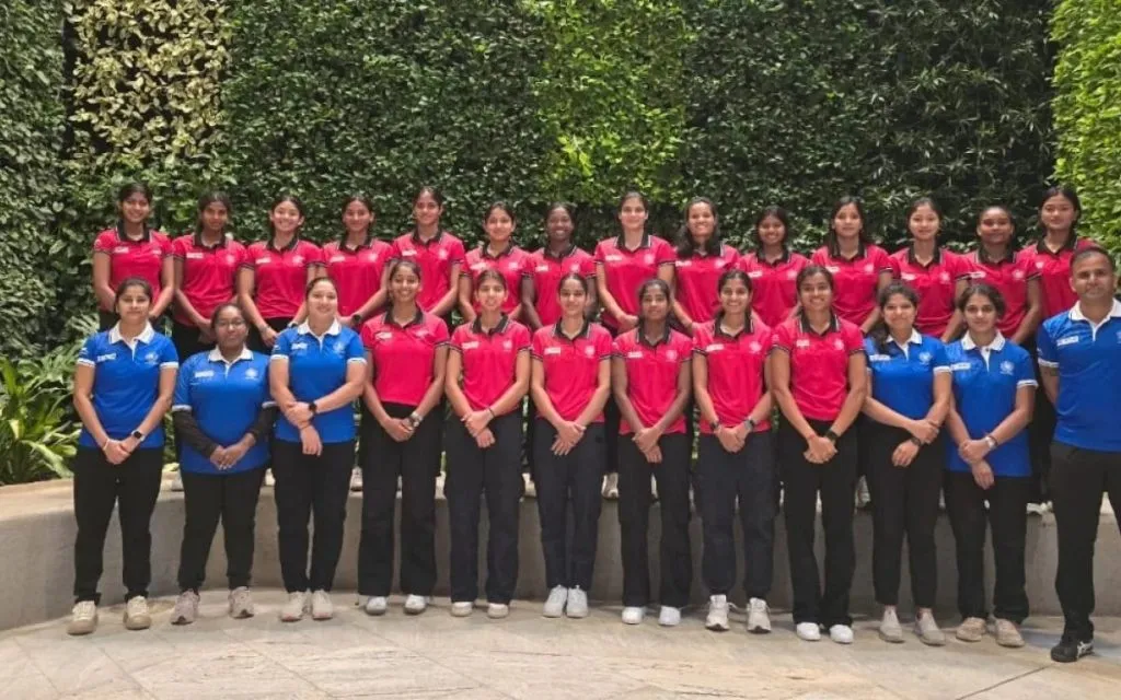 Junior women's hockey team leaves for Muscat