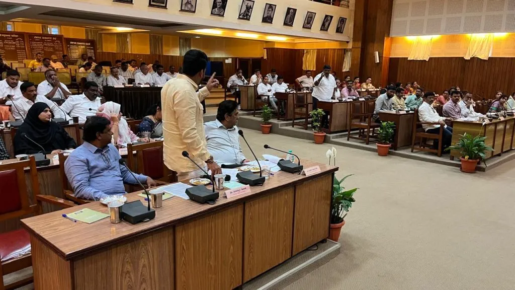 Kalgitura on selection of beneficiaries of backward class funds