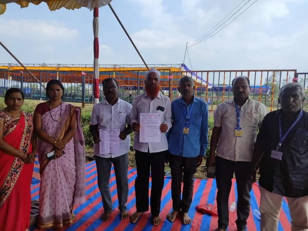 Keep librarian-supervisors in employment