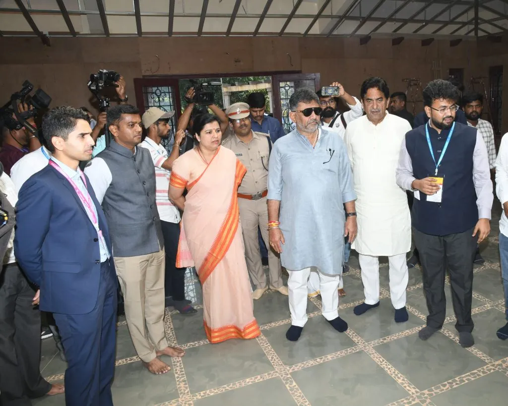 Deputy Chief Minister visits Piranwadi Gandhi Bhavan