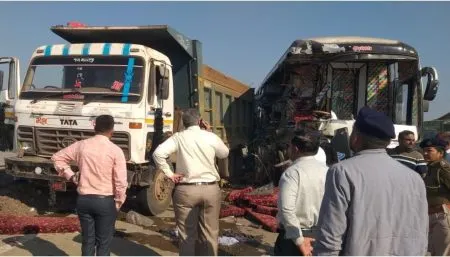 गुजरातमध्ये बस-डंपरची टक्कर, 6 ठार