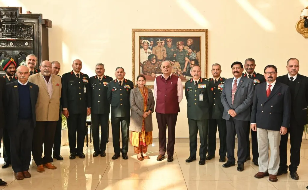 1971 च्या युद्धाचे चित्र सर्वात योग्य ठिकाणी : सैन्य appropriate place to put the picture of the 1971 war: the army