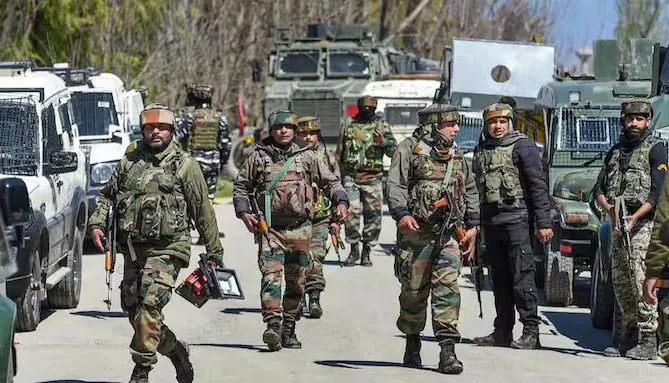 Terrorist killed in encounter, 6 arrested with weapons