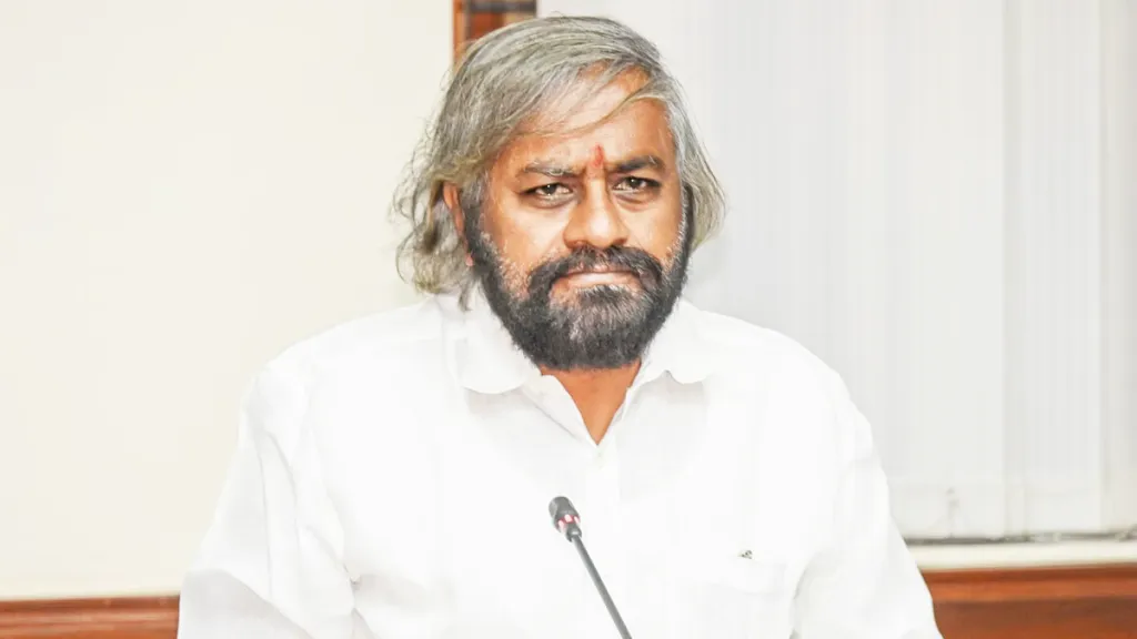 Forest Minister Khandre pays tribute to former MLA Nitturkar