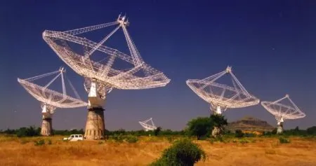 महादुर्बिणीभोवती प्रश्नांच्या लहरी… Waves of questions surround the Great Telescope...