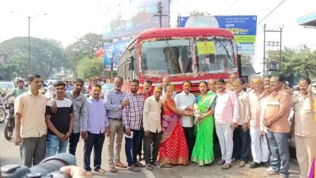 Thousands of devotees leave for Saundati Yatra