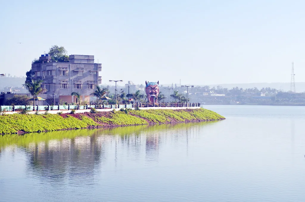 Theft of streetlight materials in Killa Lake