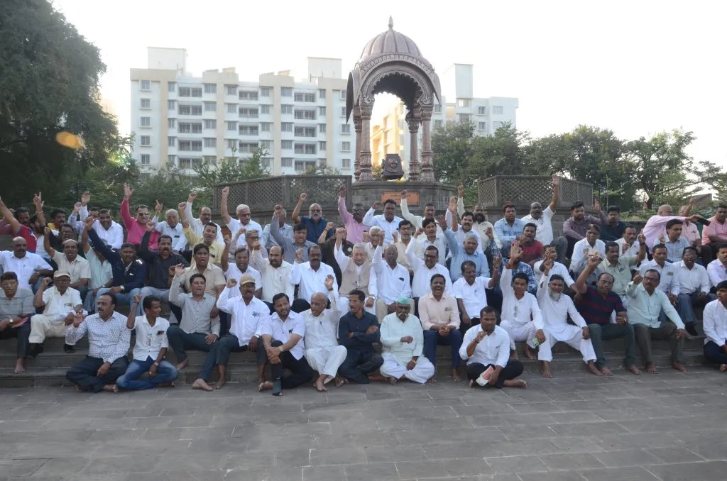 राजर्षी शाहू महाराजांचा फोटो न छापणे हे षडयंत्र Not printing Rajarshi Shahu Maharaj's photo is a conspiracy