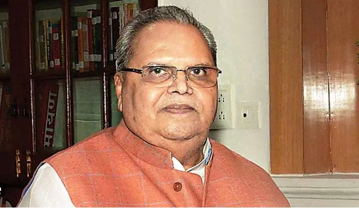 Give leadership to Mamata or Uddhav Thackeray