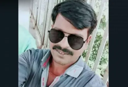 Two from Rajapur killed in accident in Kharepatan