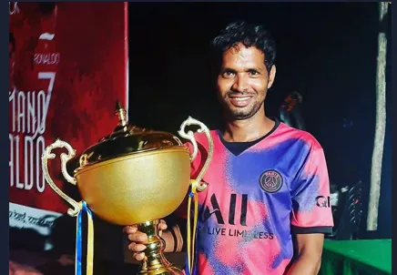 माजी फुटबॉलपटूची गळफास घेऊन आत्महत्या Former footballer commits suicide by hanging