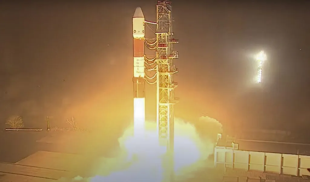 इस्रोच्या ‘स्पॅडेक्स’ची यशस्वी झेप ISRO's 'Spadex' successfully launched