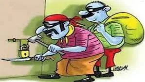 Burglary in Aravade, property worth two lakhs looted