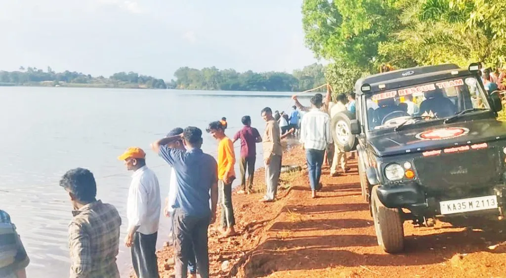 Search operation underway for tempo sunk in Rakskop Reservoir