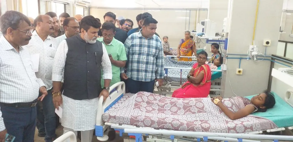 Four JSW Port employees booked for gas leak