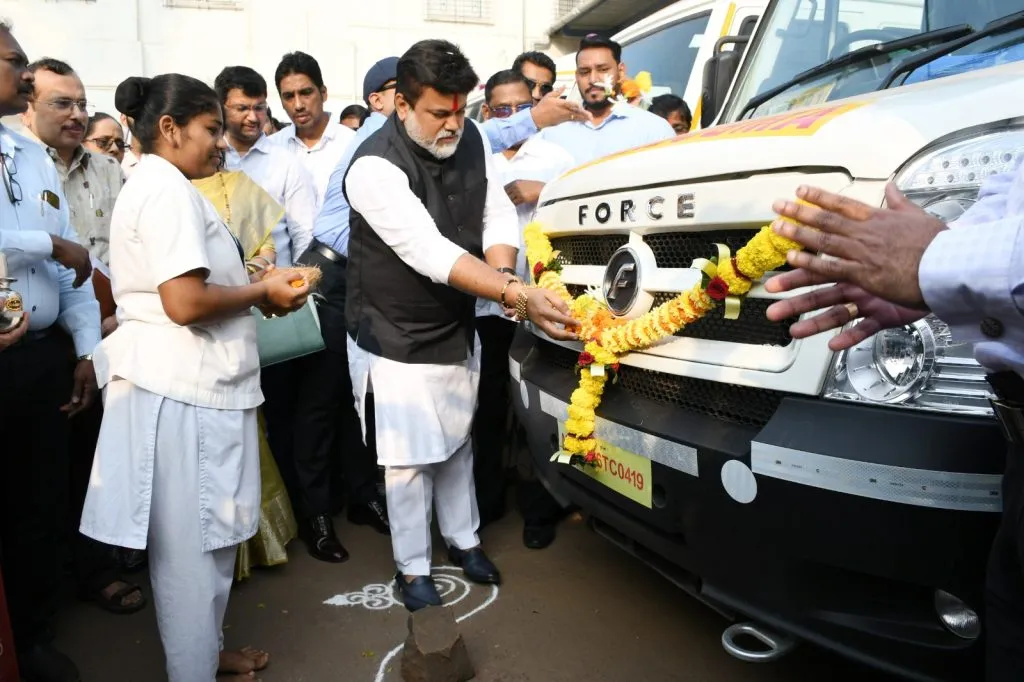रत्नागिरीत कोकणातील पहिली नवजात शिशू रुग्णवाहिका Konkan's first newborn ambulance in Ratnagiri