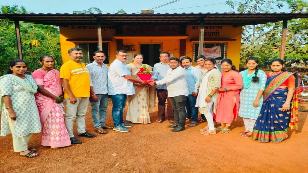 सर्वांना एकत्र घेऊन गावच्या विकासासाठी काम करीन