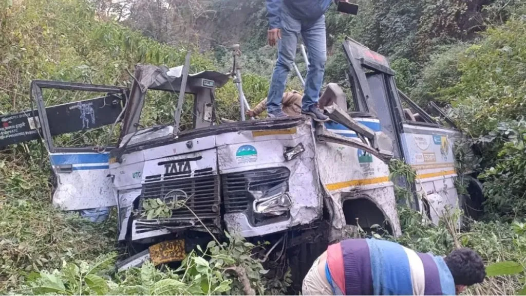 Four passengers die after bus falls into ravine