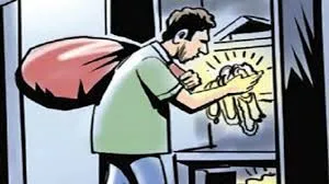 Gang of thieves raids jewellery worth Rs 2.5 lakh